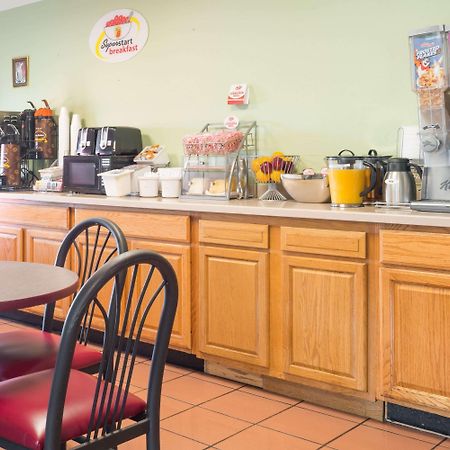 Super 8 By Wyndham O'Fallon Mo/St. Louis Area Екстериор снимка